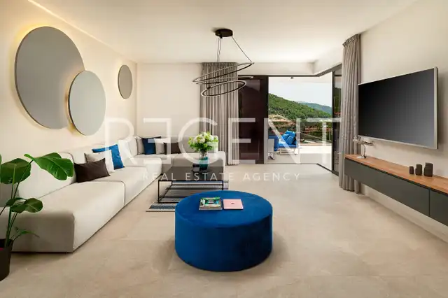 Trogir, Marina - Vila 400 m², 4 izby, bazén 30 m², 150 m od mora
