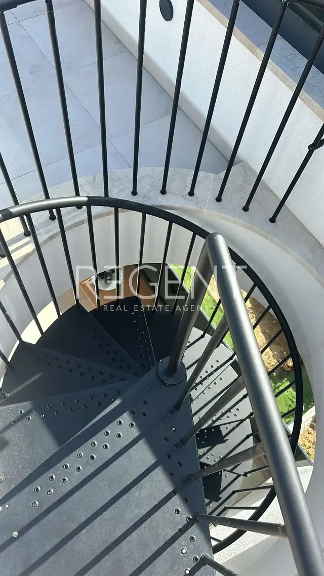 Trogir, Okrug Gornji - 3-Zimmer-Wohnung mit Balkon und Dachterrasse
