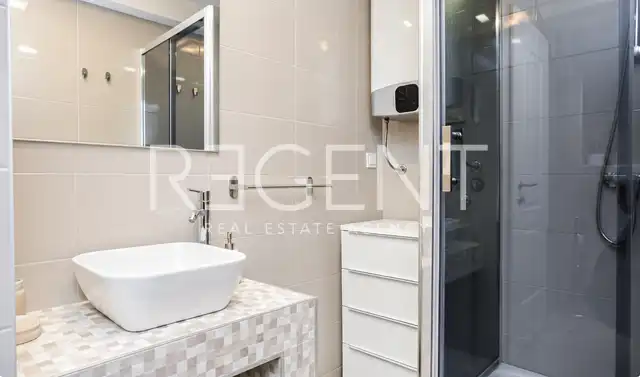 Šibenik, centrum – zrekonstruovaný kamenný dům se třemi apartmány