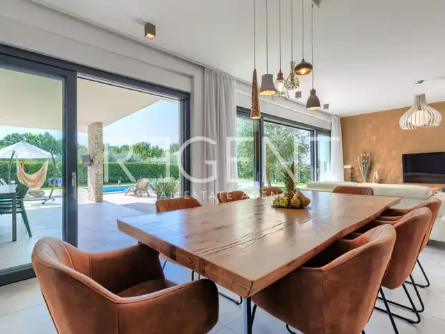 Istrie, Novigrad - Atraktivní vila s bazénem 250 m2