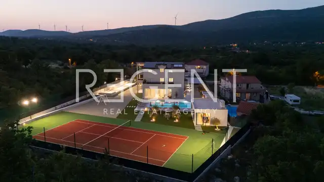 Trogir, Seget - Modern villa with heated pool and sea view