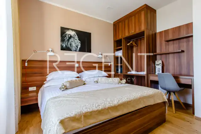 Vila 232 m², Kaštel Stari — 4SS, grijani bazen, pogled na more