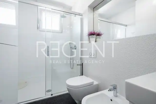 Split, Dragovode - Luxusný penthouse s terasou a výhľadom na more 103 m2