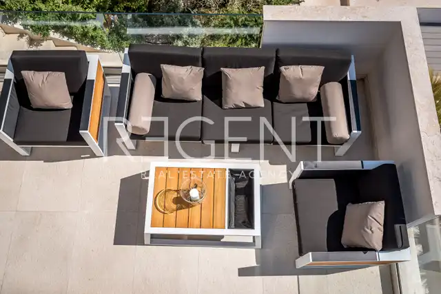 Brač, Milna - Moderní vila v první řadě u moře, 264 m2