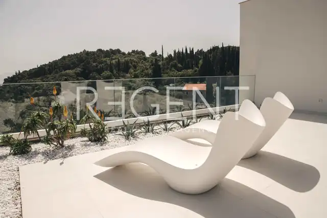 Korčula, Žrnovo - Luksuzna družinska vila s čudovitim pogledom 360 m2