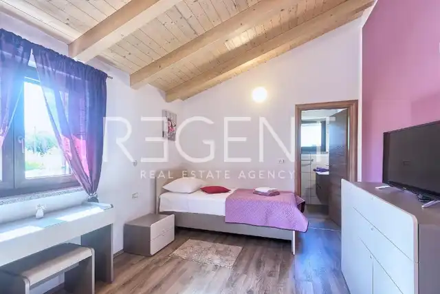 Istrijský polostrov, Tinjan – Nádherná moderná vila s bazénom 260 m2