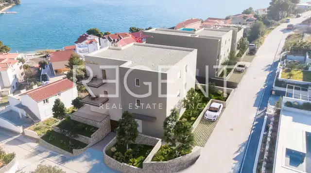 Trogir, Marina - Dreizimmerwohnung mit Pool in modernem Neubau