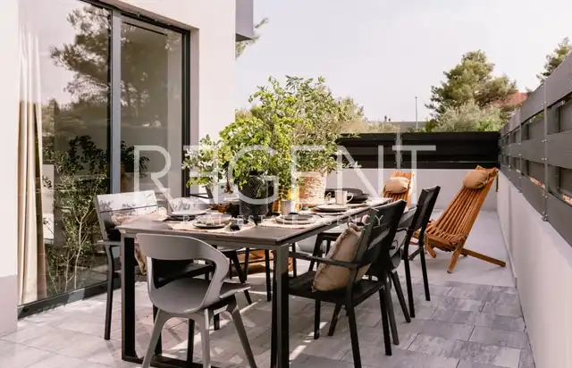 Šibenik, Vodice - Moderná vila, novostavba 200 m2