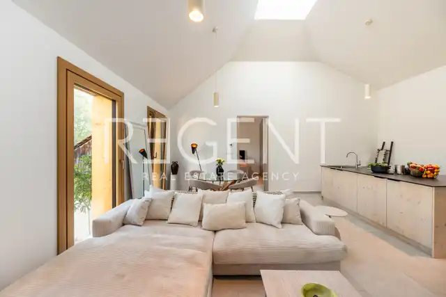 Ravna Gora, kuća 146 m² — 2 stana, privatni lift, bazen