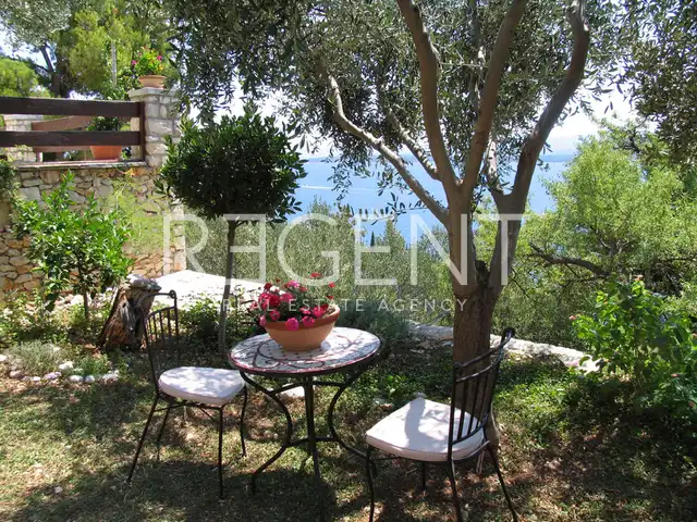 Brač, Murvica - Maison en pierre avec quatre appartements