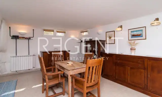 Brač, Mirca - Vila s bazénom pri mori 330m2