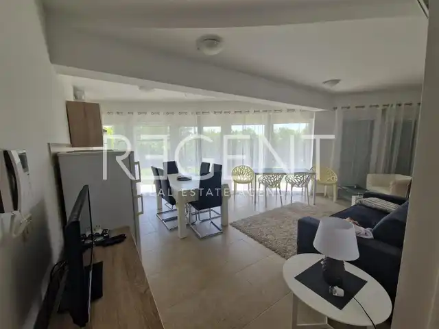 Šibenik, Podsolarsko - Dvosobno stanovanje z vrtom 91 m2