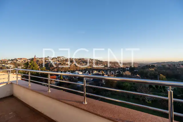 Záhřeb, Šestine - Vynikající penthouse v městské vile 123 m2 k pronájmu