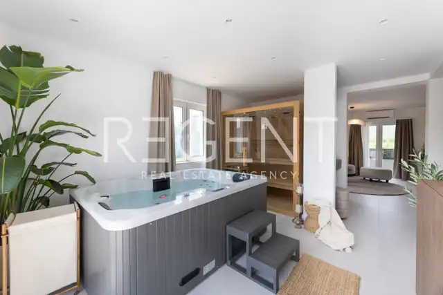 Trogir, Seget - Modern villa with heated pool and sea view