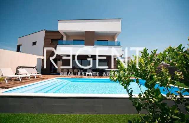 Pag, Novalja - Luksuzna vila s pogledom na more 350 m2