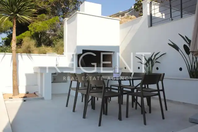 Klis - Moderní vila s bazénem