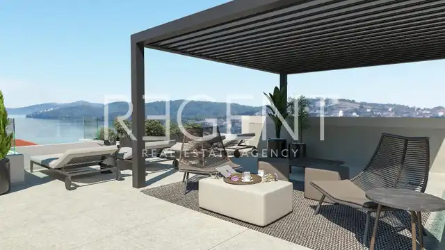 Trogir, Okrug Gornji - 3-Zimmer-Wohnung mit Balkon und Dachterrasse
