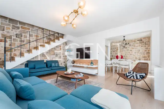 Brač, Milna - Moderní vila v první řadě u moře, 264 m2