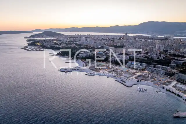 Split, Žnjan - Trojizbový byt s loggiou a výhľadom na more