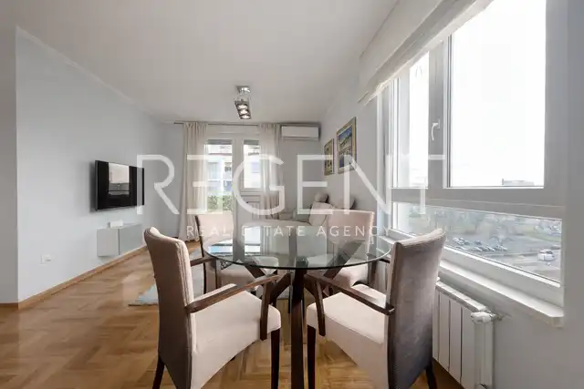 Zagreb, Folnegovićevo naselje - three-room apartment with a parking space
