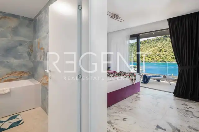 Rogoznica – Luxusní vila 200 m2 u moře
