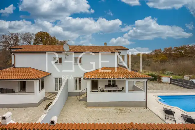 Poreč, Vežnaveri – dům se dvěma byty