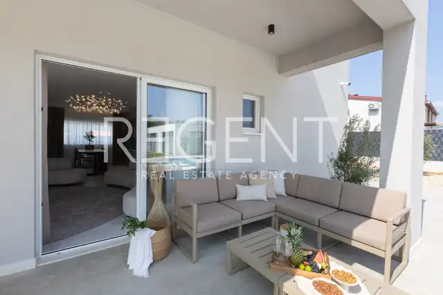 Trogir, Seget - Modern villa with heated pool and sea view