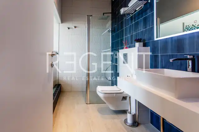Vila 232 m², Kaštel Stari — 4SS, grijani bazen, pogled na more