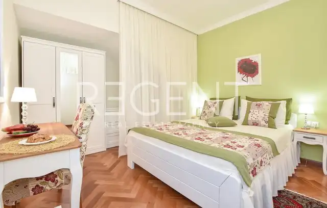 Sinj – Luxusný kamenný dom s rozlohou 500 m2 na pozemku s rozlohou 6000 m2