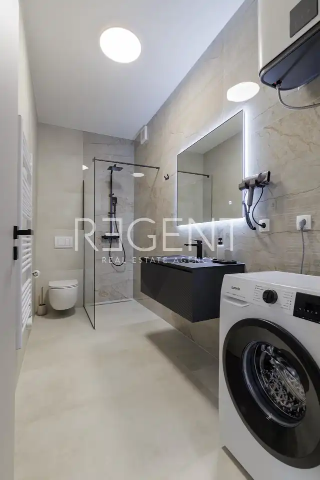 Split, Kila – stan 70 m² sa saunom, vrtom i bazenom