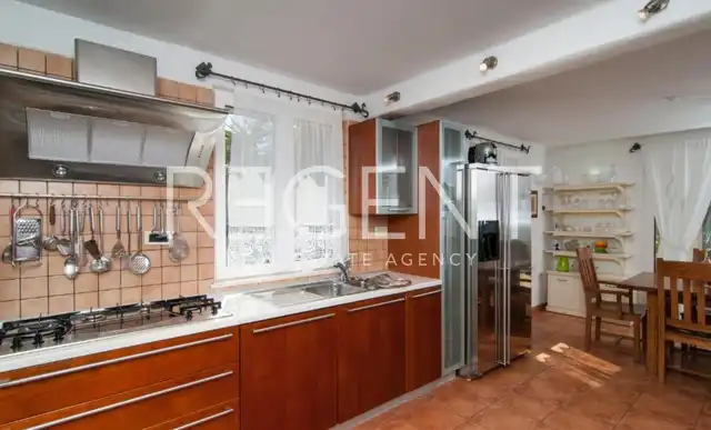 Brač, Mirca - Vila s bazénom pri mori 330m2