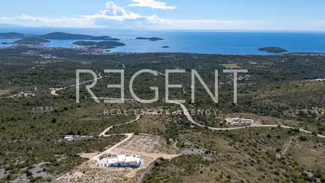 Šibenik, Rogoznica - Attraente terreno edificabile con vista sul mare 5258 m2