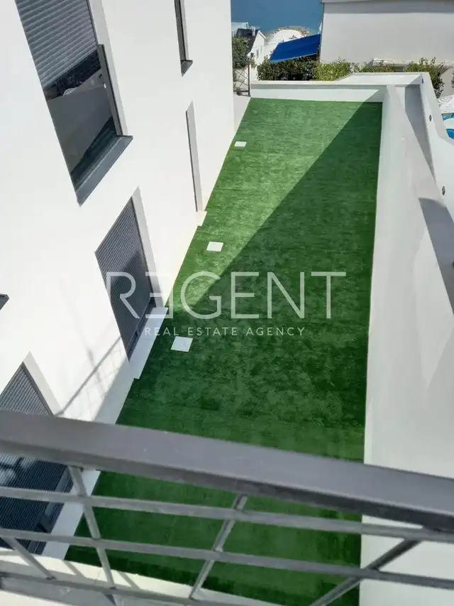 Trogir, Marina - Three-room apartment with loggia 108 m2