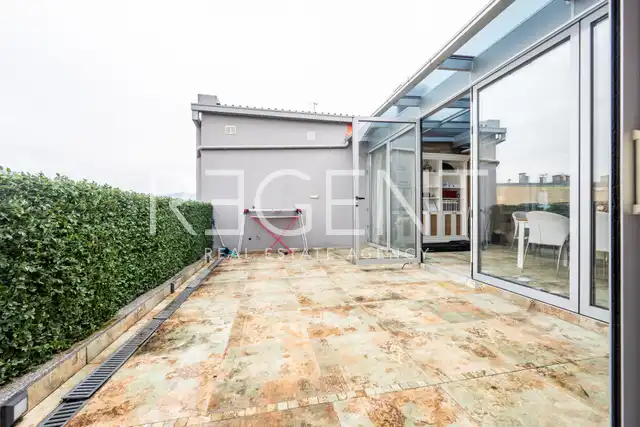 Zagreb, Vrbani III - luksuzan penthouse prvi red do jezera