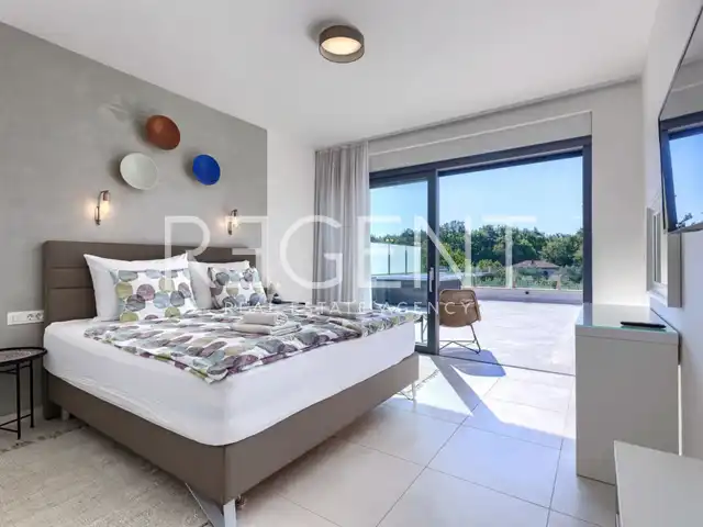 Istrie, Novigrad - Atraktivní vila s bazénem 250 m2