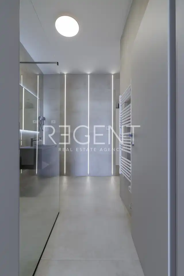 Split, Kila – stan 70 m² sa saunom, vrtom i bazenom