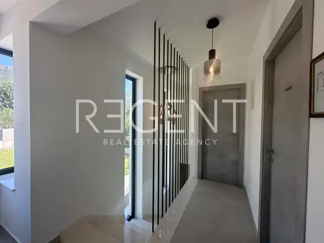 Split, Kaštela - Luxusná Vila 188 m2 s výhľadom na more