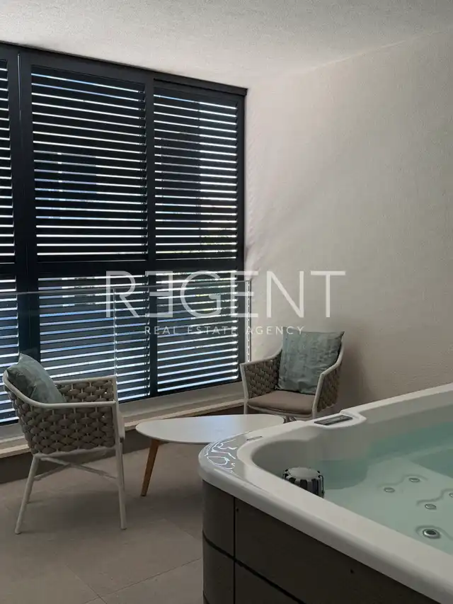 Split, Strožanac – For rent, three-room apartment 103 m² loggia jacuzzi parking
