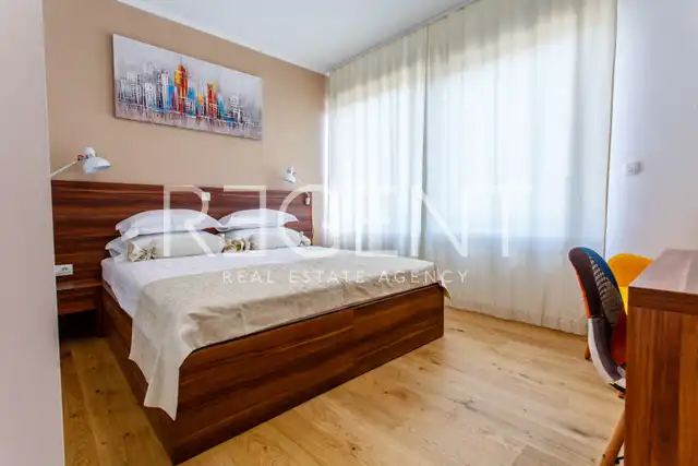 Vila 232 m², Kaštel Stari — 4SS, grijani bazen, pogled na more