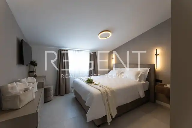 Trogir, Seget - Modern villa with heated pool and sea view