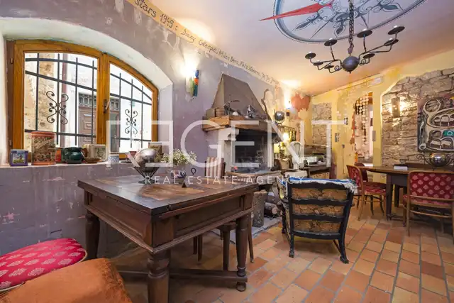 Istrien, Bale – Charmantes Haus mit Taverne und fünf Wohnungen