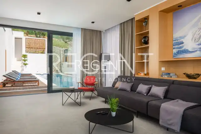 Omiš – Villa esclusiva con piscina e vista panoramica