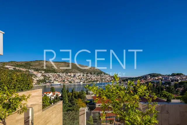 Dubrovnik, Lapad – penthouse 268 m², krovna terasa, bazen, garaža