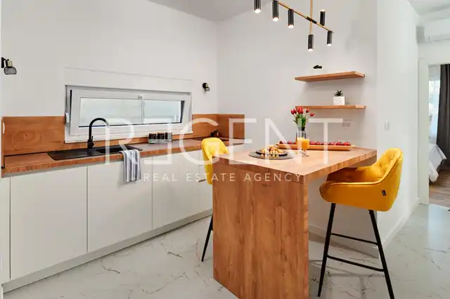 Split, Dugi Rat - Moderná vila s výhľadom na more