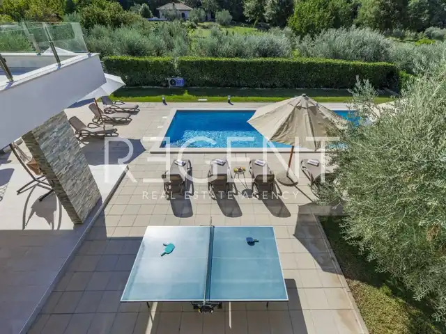 Istrie, Novigrad - Atraktivní vila s bazénem 250 m2