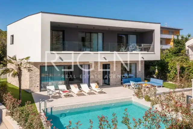 Rogoznica – Luxusní vila 200 m2 u moře