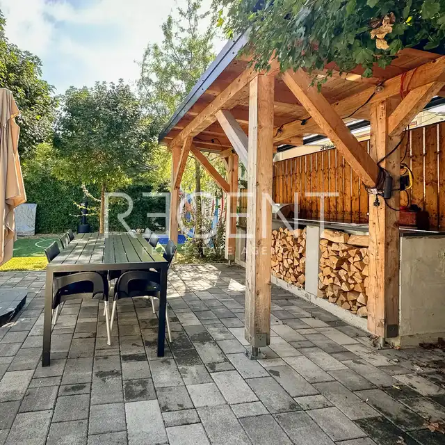 Zagrzeb, Maksimir Kostanjevec - Rodzinny dom w zabudowie bliźniaczej na trzech kondygnacjach