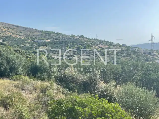 Trogir, Seget Vranjica - stavebný pozemok 7400 m2
