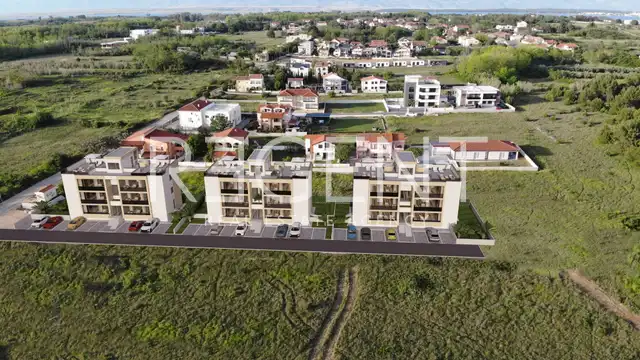 Privlaka – apartment 88 m², yard 90 m², 120 m from the sea