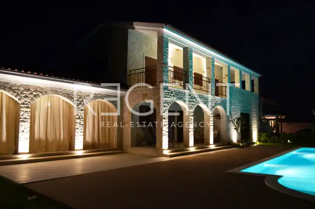 Istria, Sveti Lovreč - Autentická kamenná vila 280 m2